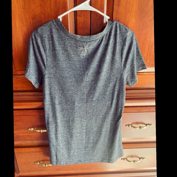 Old navy V neck - Picture 2 of 2